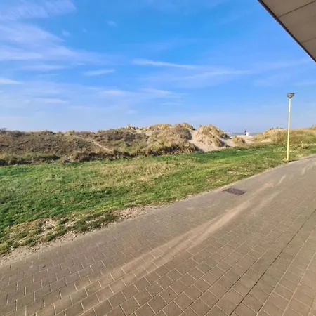In Koksijde Near Sandy Beaches, Cleaning Included Appartement *