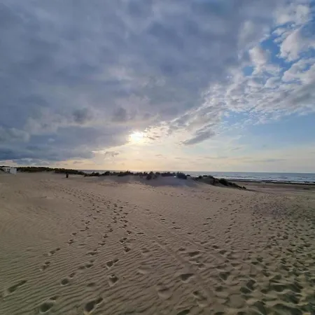In Koksijde Near Sandy Beaches, Cleaning Included Appartement Oostduinkerke