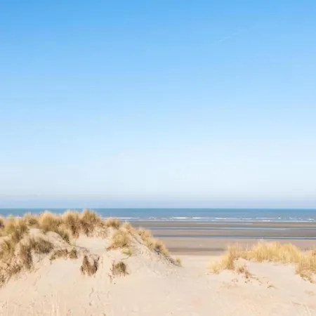 Appartement In Koksijde Near Sandy Beaches, Cleaning Included Oostduinkerke