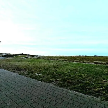 In Koksijde Near Sandy Beaches, Cleaning Included Appartement